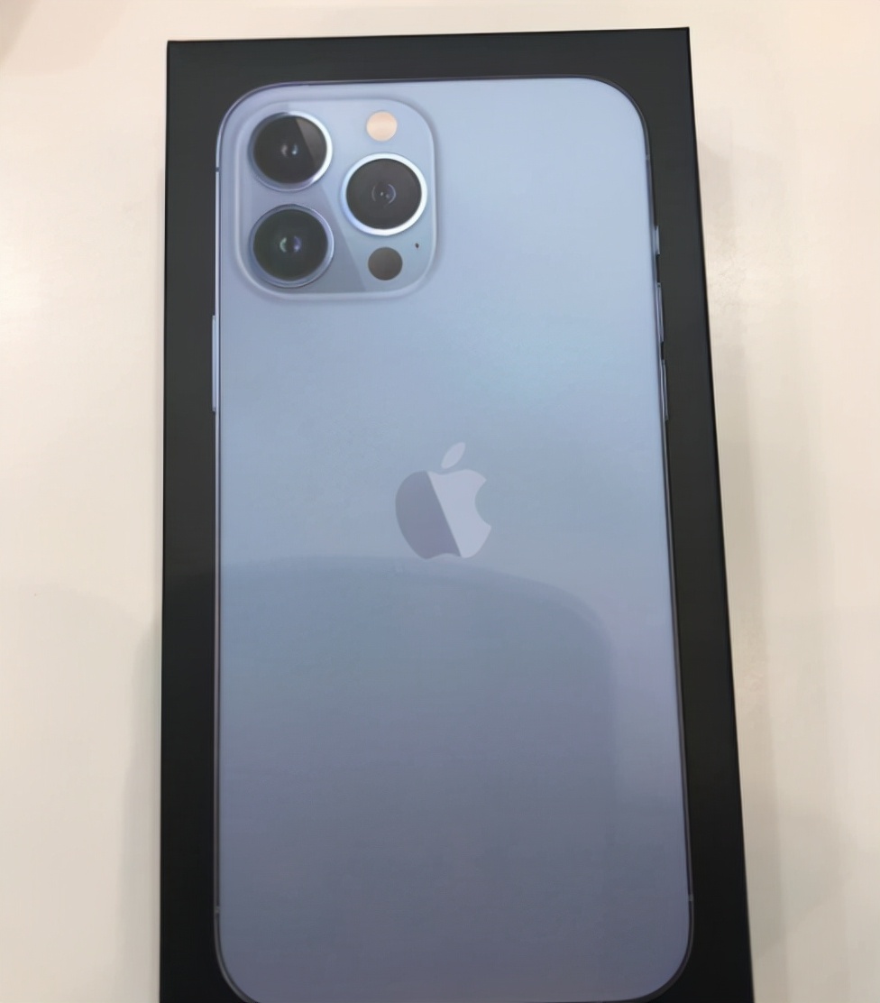 港版iPhone才是性价比之王，价格和美版一样，功能和国行一样