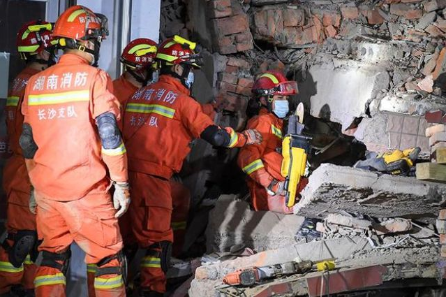 湖南长沙居民自建房倒塌已致5死39伤 9人被刑拘插图