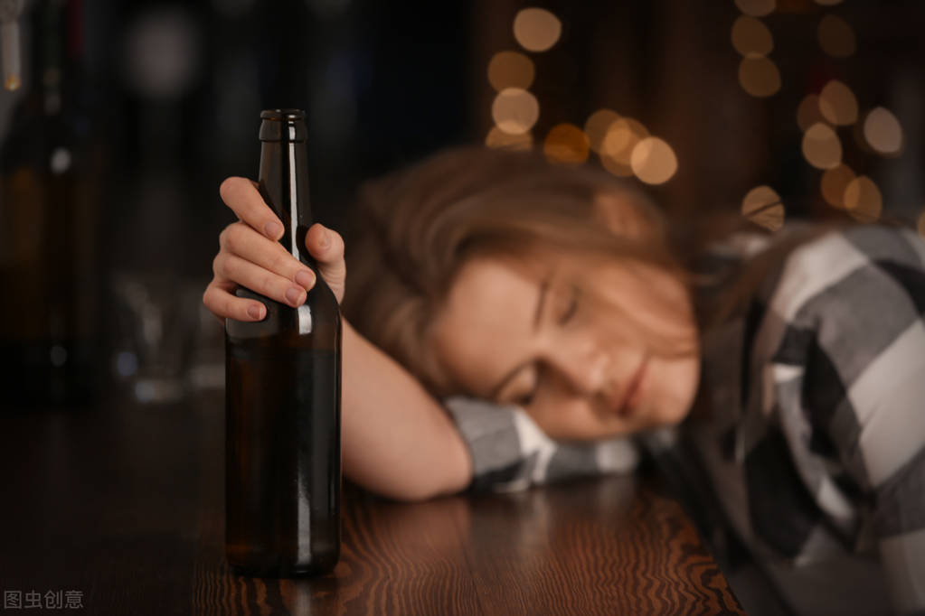 男子猎艳给女朋友下迷药五年，对新目标下手被判三年半